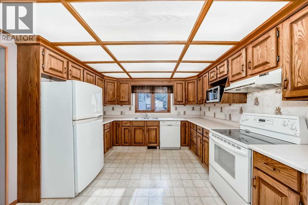 48 Parkwood Crescent, Strathmore, Alberta  T1P 1H5 - Photo 4 - A2298903