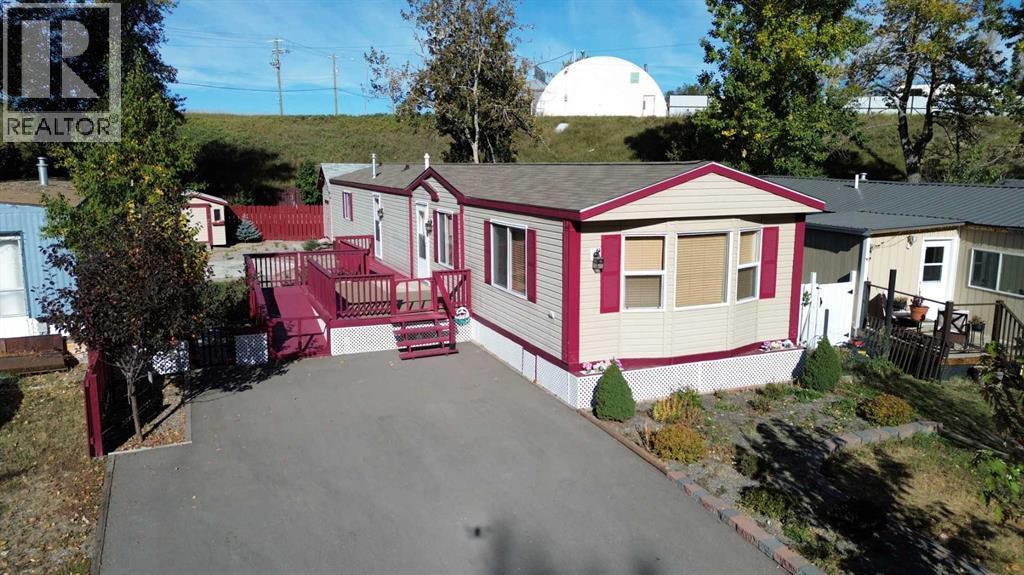 6, 1229 Waterton Avenue, Pincher Creek, Alberta