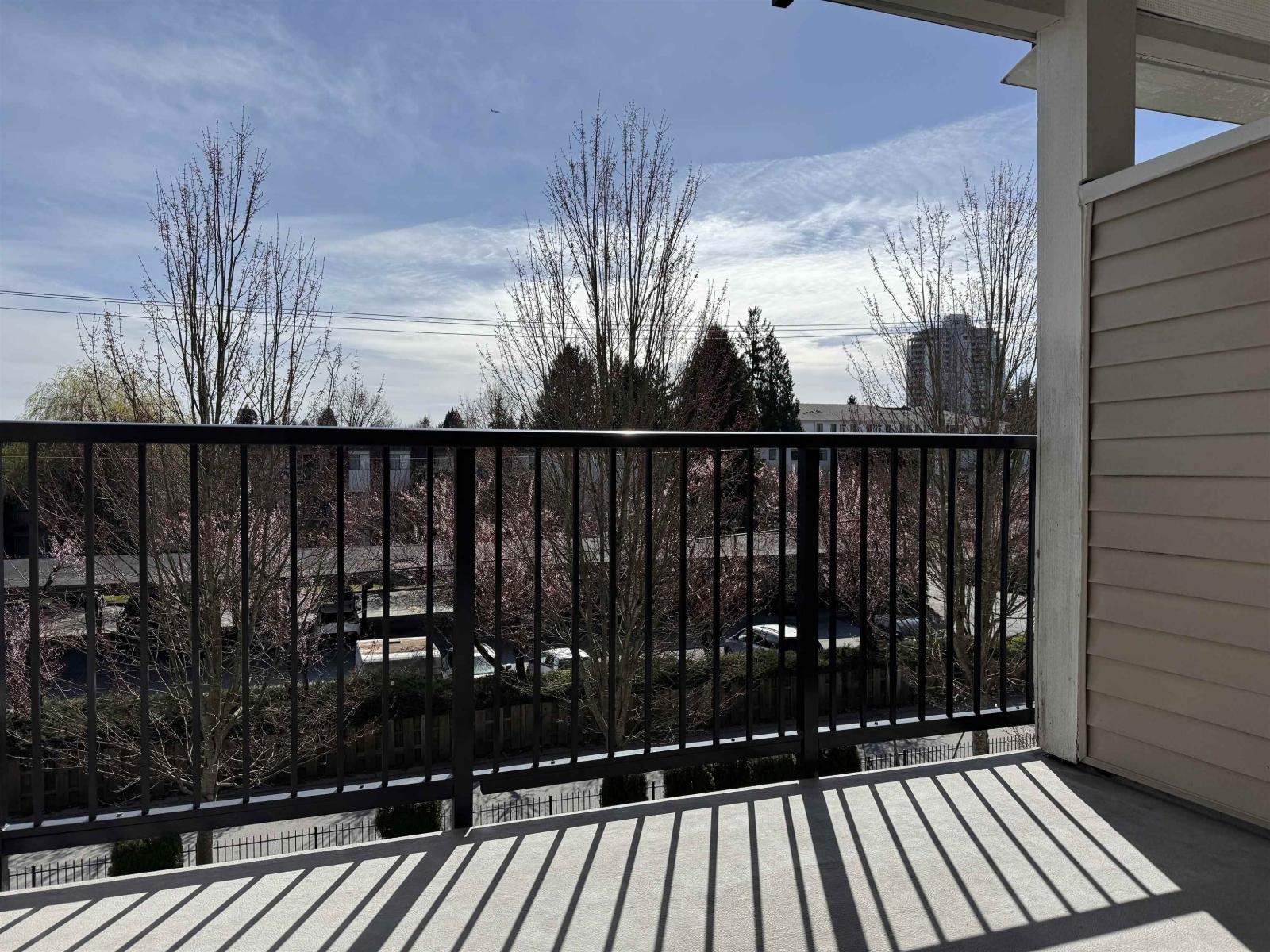 307 14960 102a Avenue, Surrey, British Columbia  V3R 6A3 - Photo 8 - R3105914