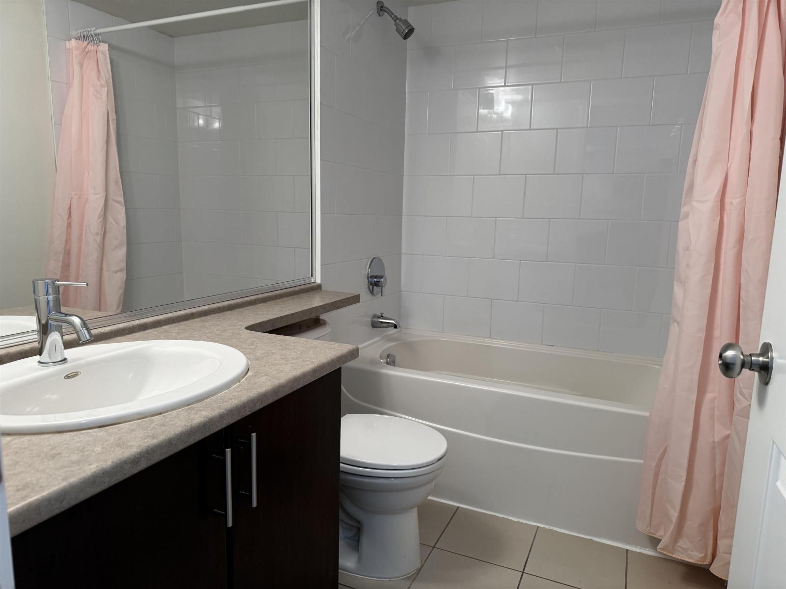 307 14960 102a Avenue, Surrey, British Columbia  V3R 6A3 - Photo 9 - R3105914