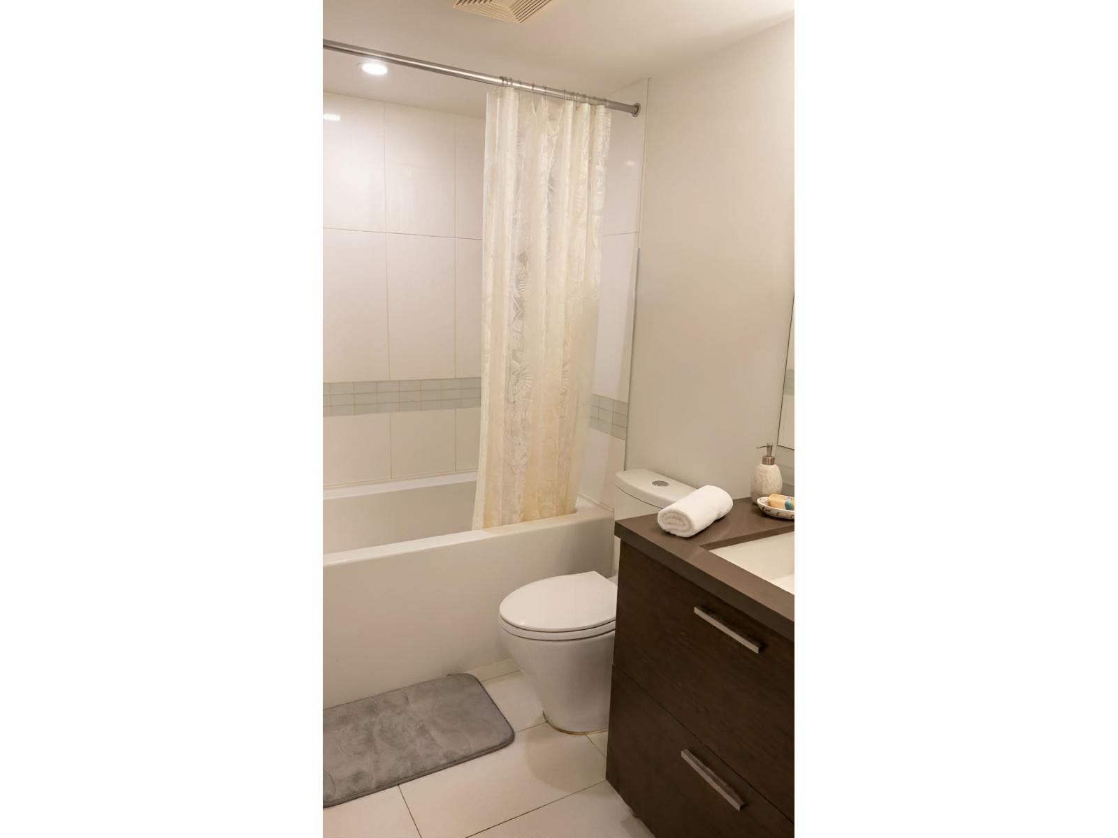 909 10777 University Drive, Surrey, British Columbia  V3T 0E6 - Photo 9 - R3102391