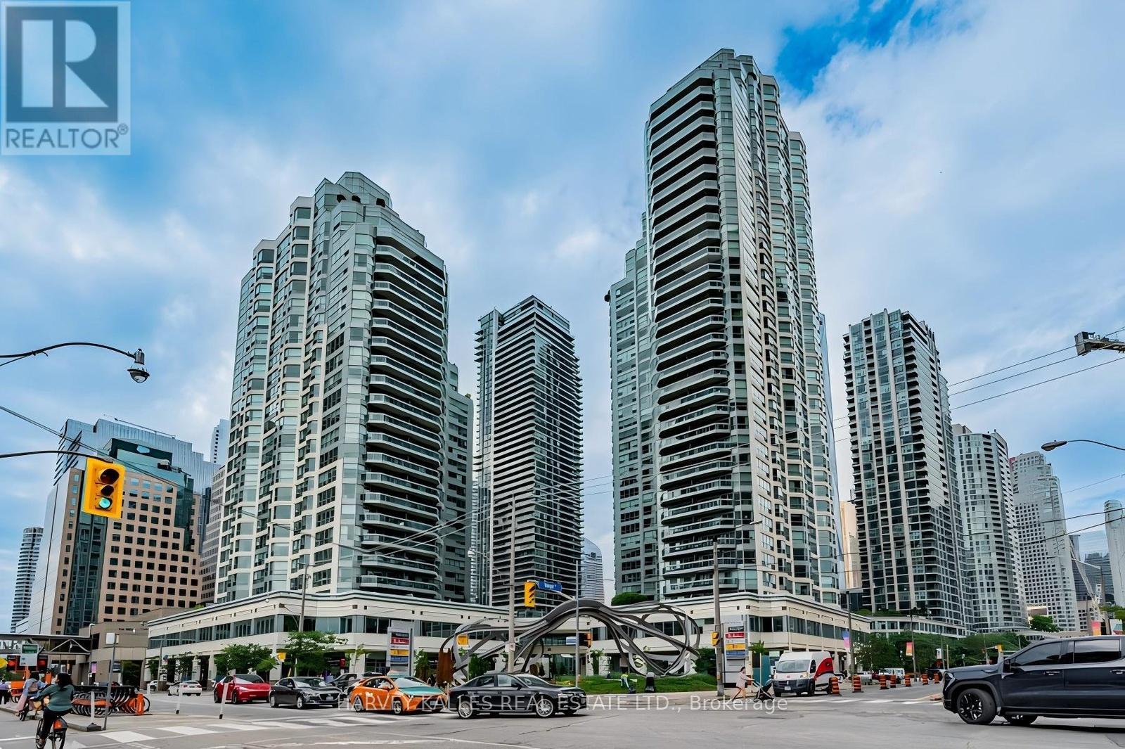 705 - 10 YONGE STREET, Toronto, Ontario