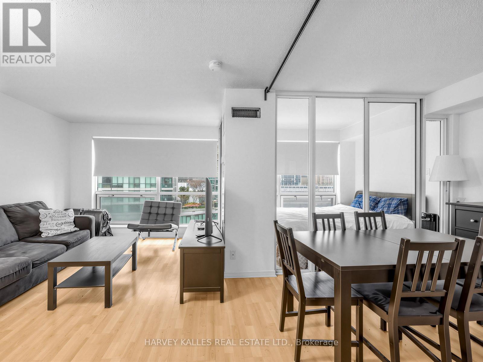 705 - 10 Yonge Street, Toronto, Ontario M5J 1R4 - Photo 11 - C12923324