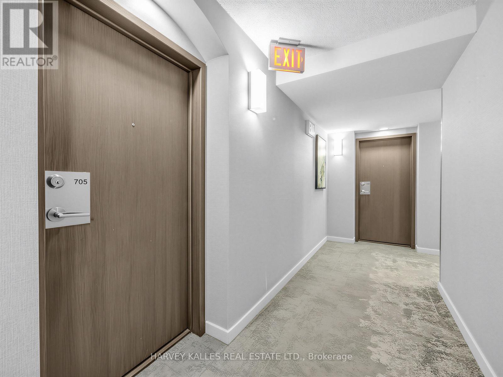 705 - 10 Yonge Street, Toronto, Ontario M5J 1R4 - Photo 2 - C12923324