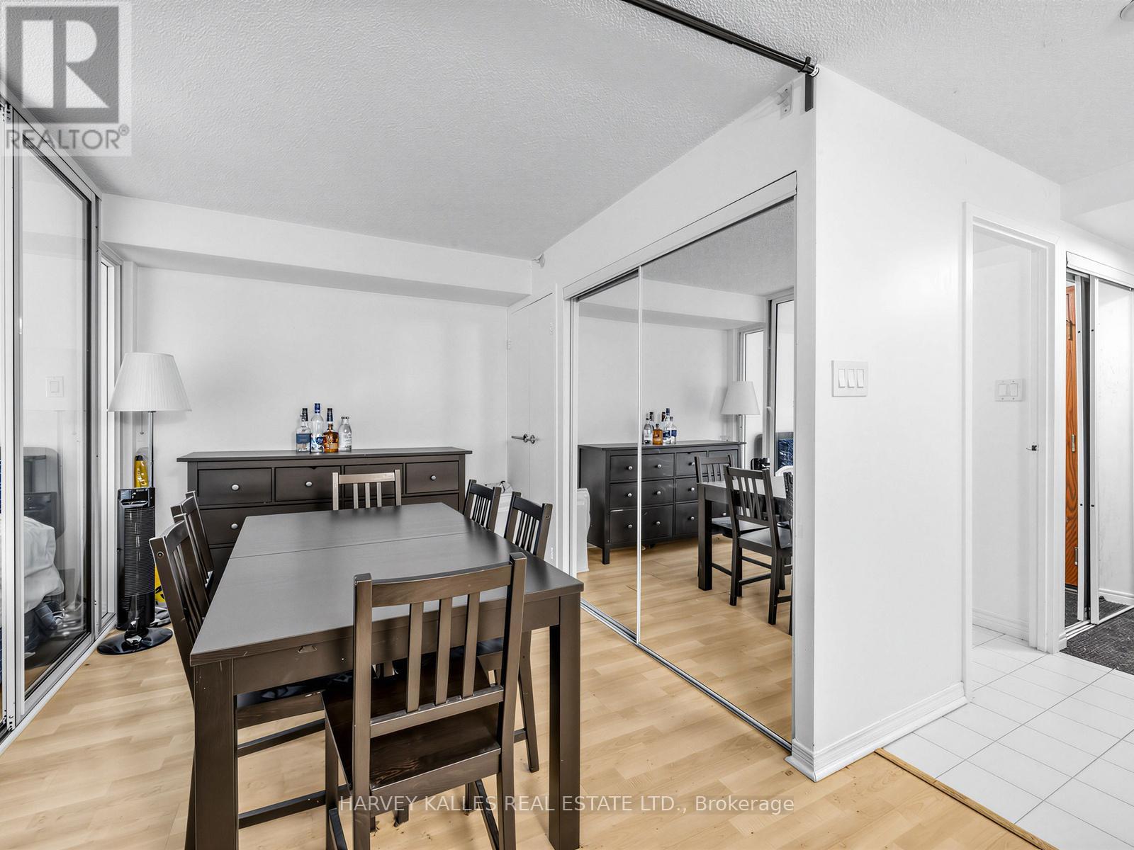 705 - 10 Yonge Street, Toronto, Ontario M5J 1R4 - Photo 12 - C12923324