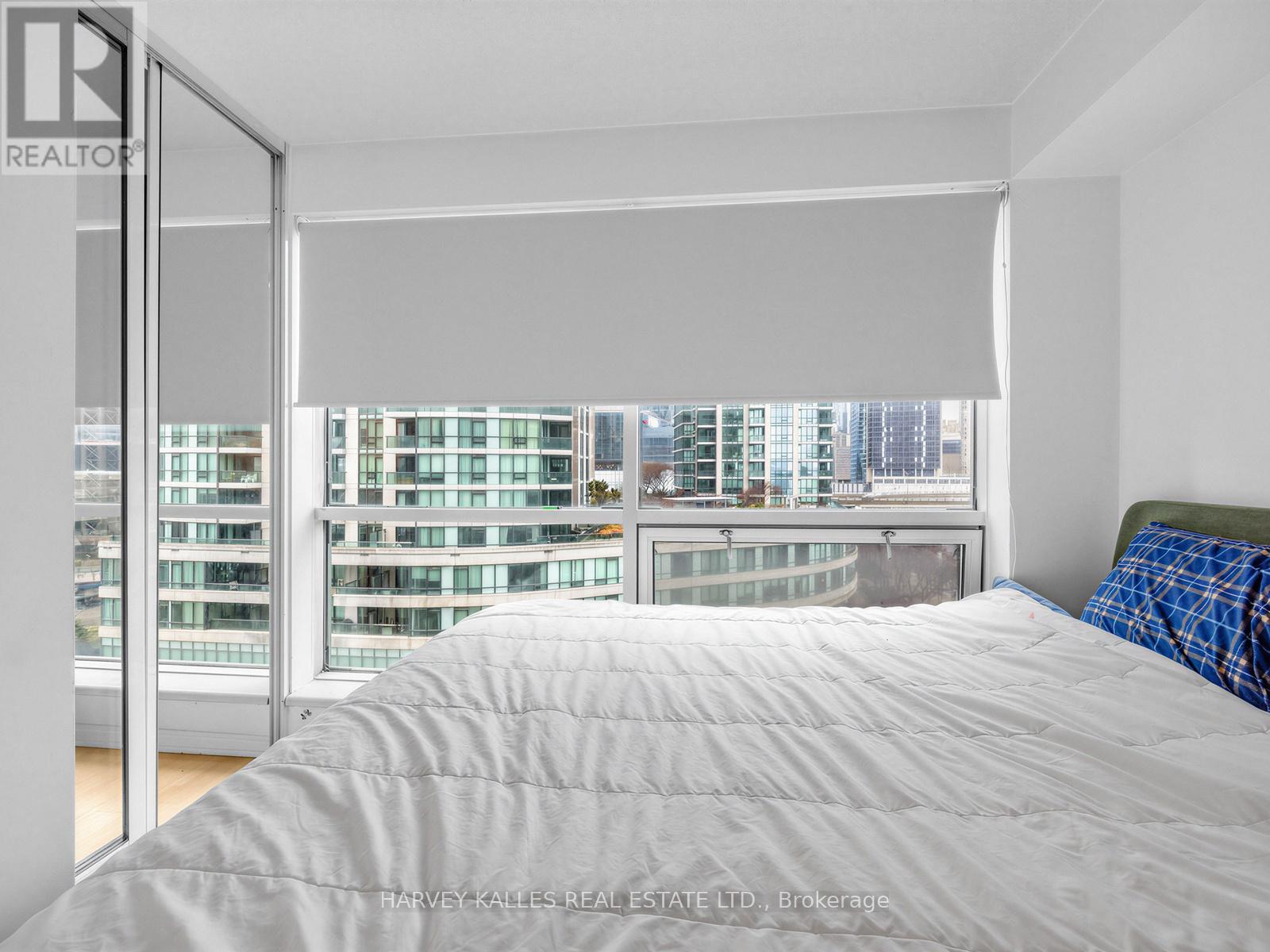 705 - 10 Yonge Street, Toronto, Ontario M5J 1R4 - Photo 24 - C12923324