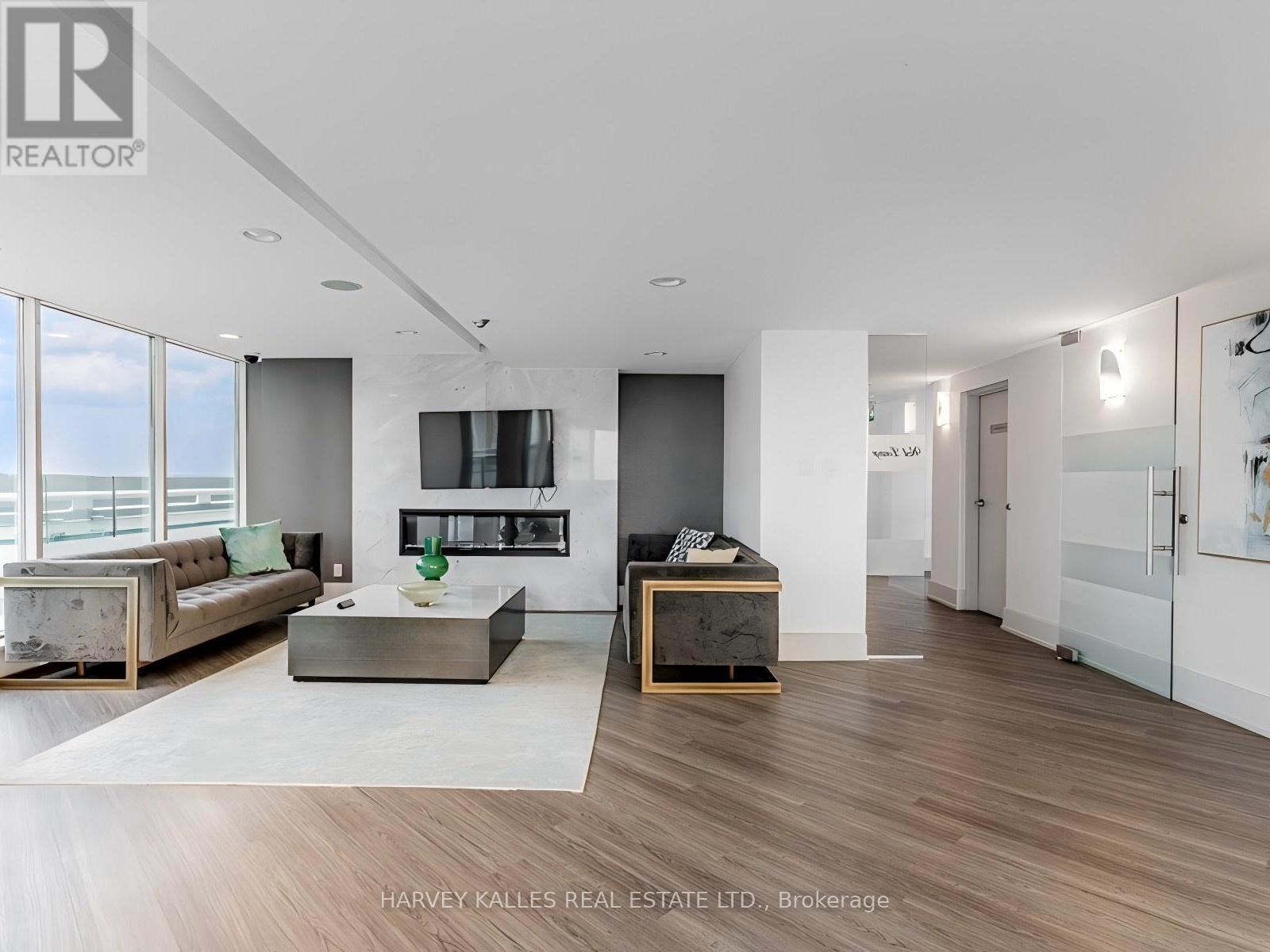 705 - 10 Yonge Street, Toronto, Ontario M5J 1R4 - Photo 38 - C12923324