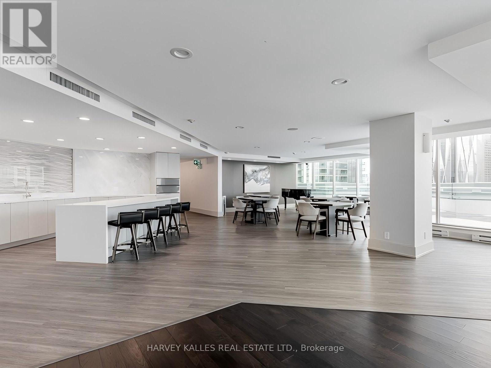 705 - 10 Yonge Street, Toronto, Ontario M5J 1R4 - Photo 36 - C12923324