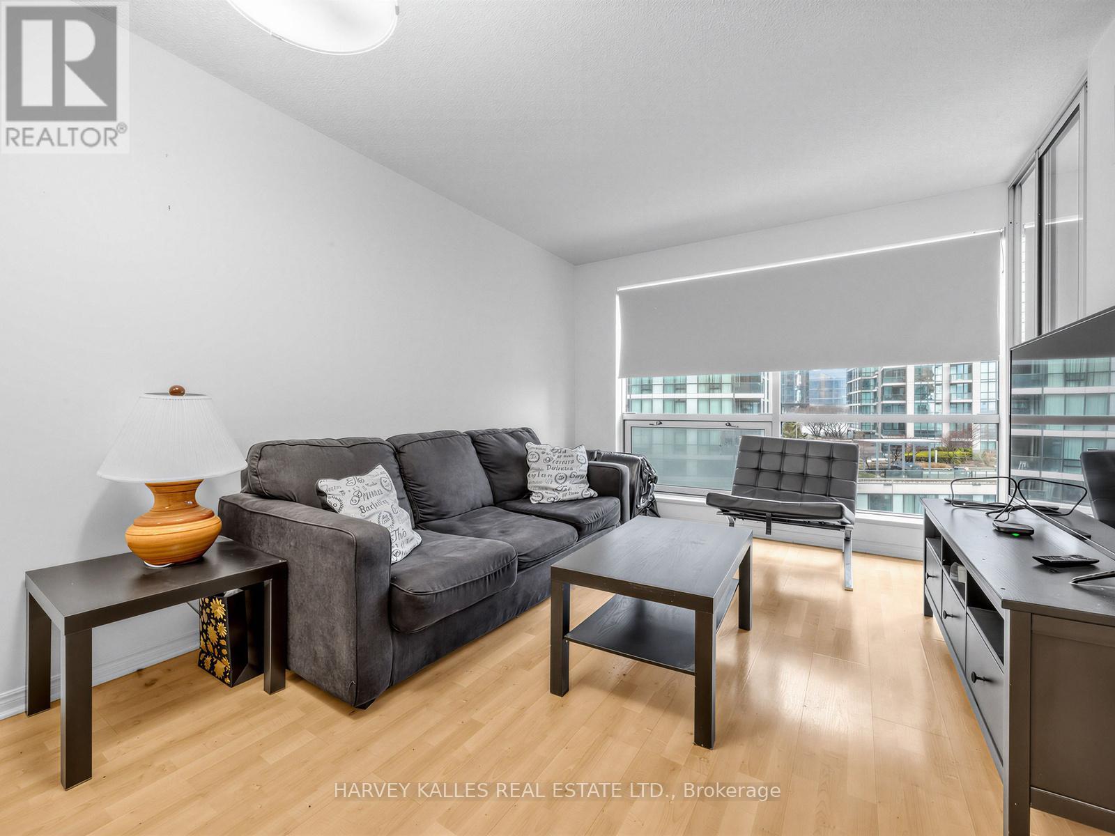 705 - 10 Yonge Street, Toronto, Ontario M5J 1R4 - Photo 5 - C12923324