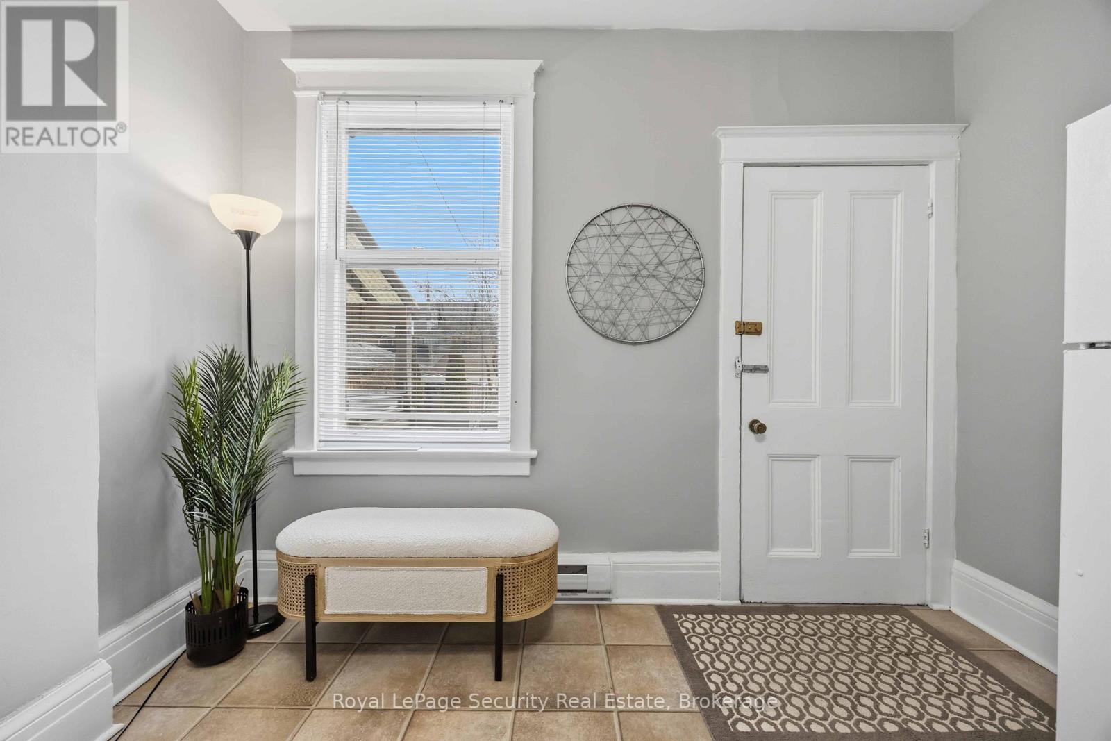 667 Ossington Avenue, Toronto, Ontario  M6G 3T6 - Photo 10 - C12944774