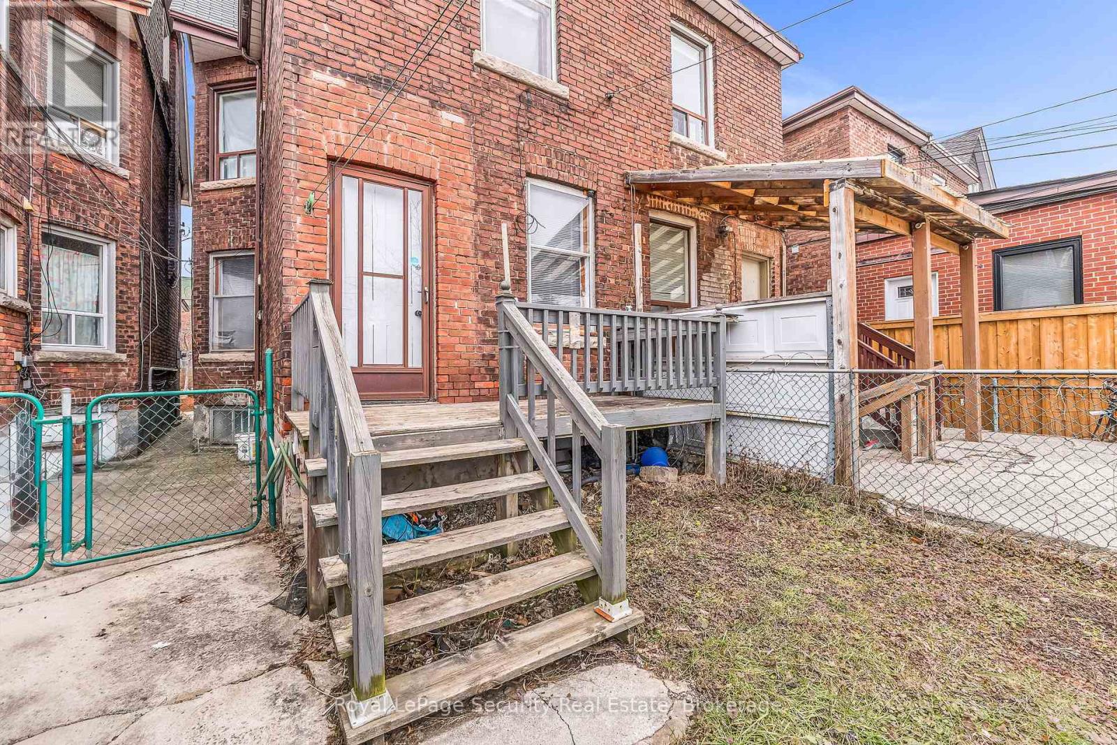 667 Ossington Avenue, Toronto, Ontario  M6G 3T6 - Photo 44 - C12944774