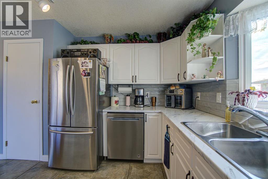 4601 4 Street W, Claresholm, Alberta  T0L 0T0 - Photo 10 - A2297580