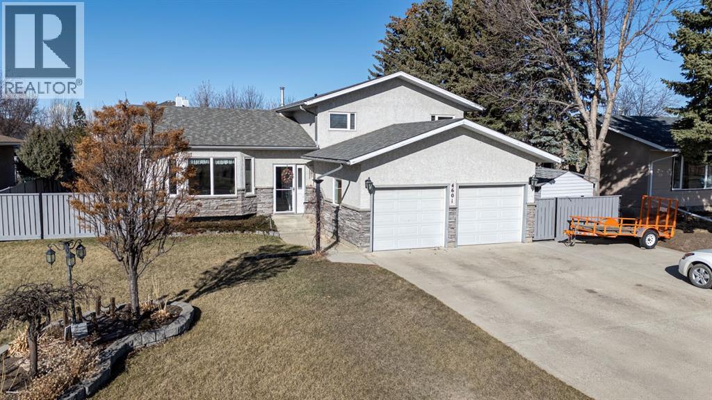 4601 4 Street W, Claresholm, Alberta  T0L 0T0 - Photo 1 - A2297580