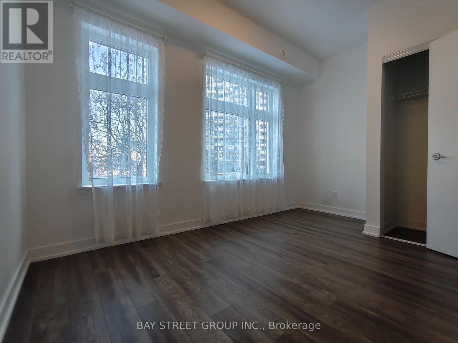 119 - 10 Echo Point, Toronto, Ontario  M1W 2L2 - Photo 4 - E12958044