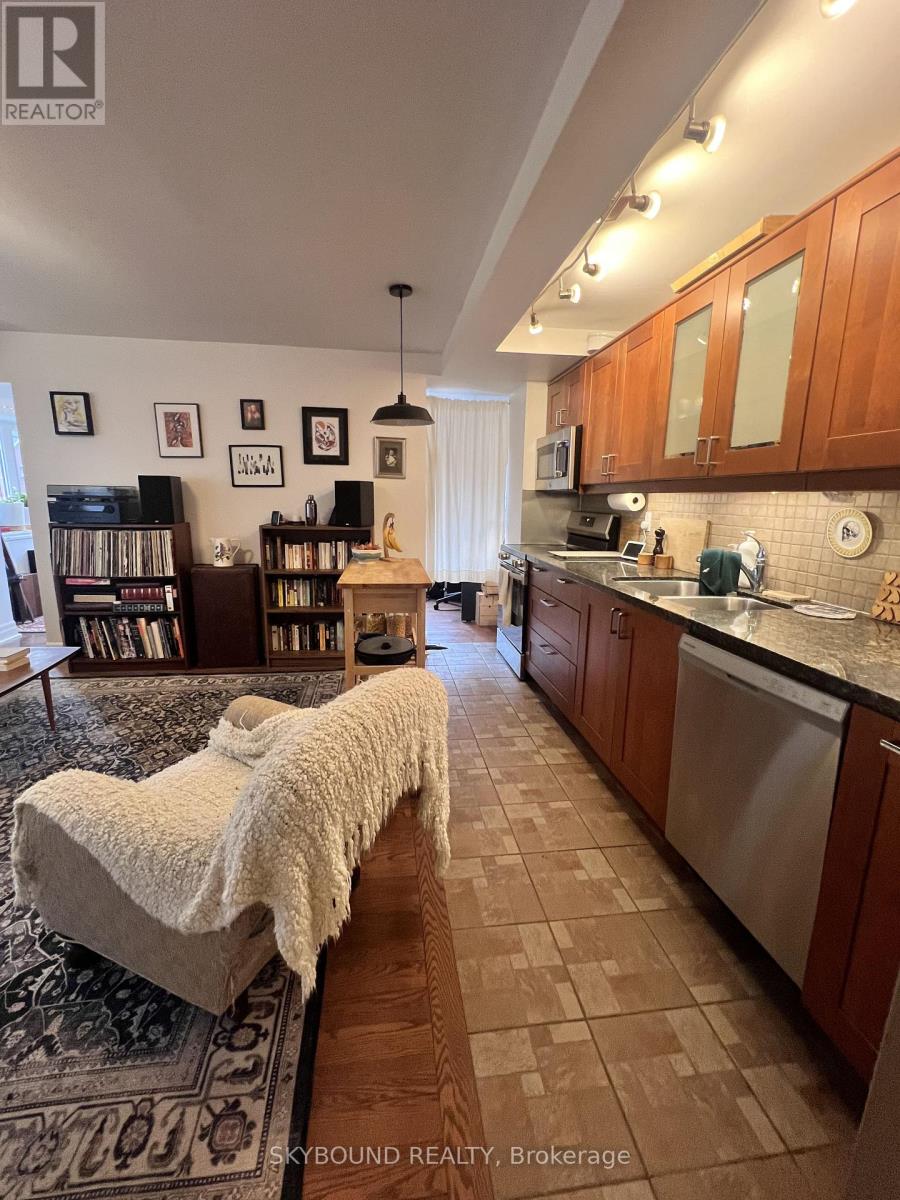 27a Ridout Street, Toronto, Ontario M6R 1Z3 - Photo 4 - W12958046