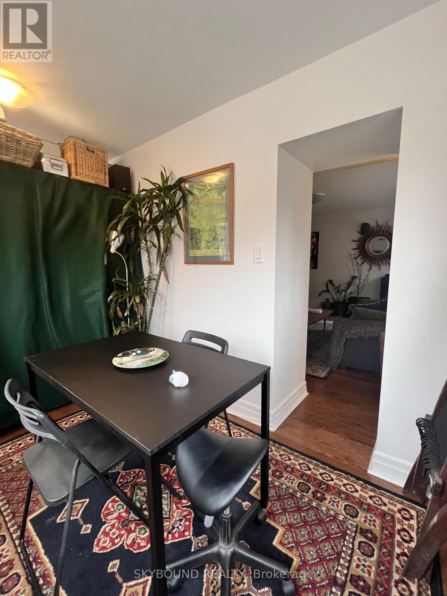 27a Ridout Street, Toronto, Ontario M6R 1Z3 - Photo 6 - W12958046