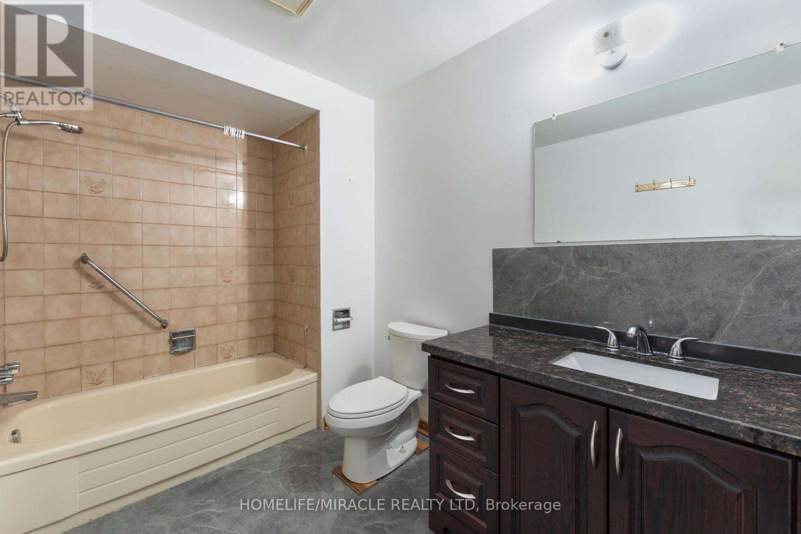 4 Greendowns Drive, Toronto, Ontario  M1M 2G7 - Photo 16 - E12958060