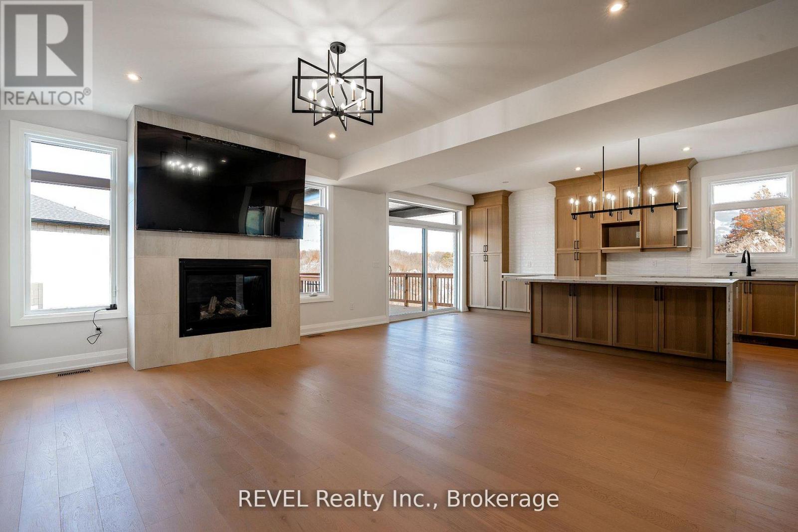 1186 Uppers Lane, Thorold, Ontario  L2V 0H1 - Photo 4 - X12958052