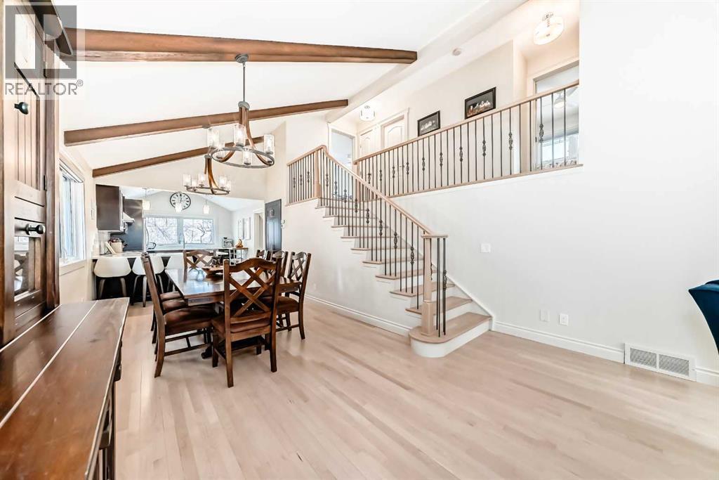 332 Varsity Close NW, Calgary, Alberta  T3B 2Z1 - Photo 9 - A2292241