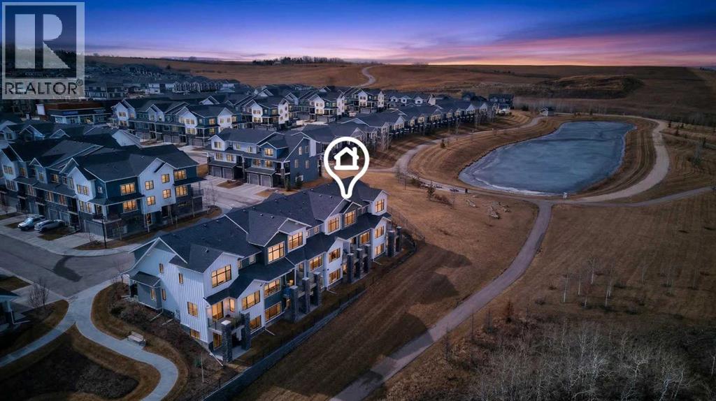 116 Crestridge Common SW, Calgary, Alberta  T3B 6J5 - Photo 2 - A2295398