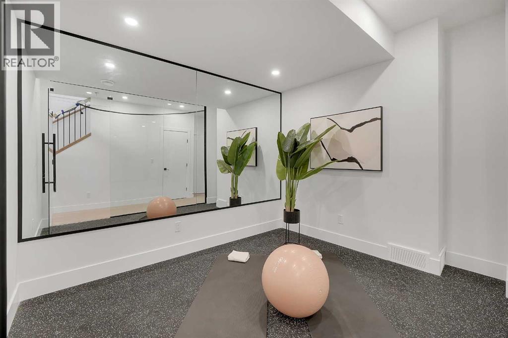 2413 25 Avenue NW, Calgary, Alberta  T2M 2C6 - Photo 36 - A2286319