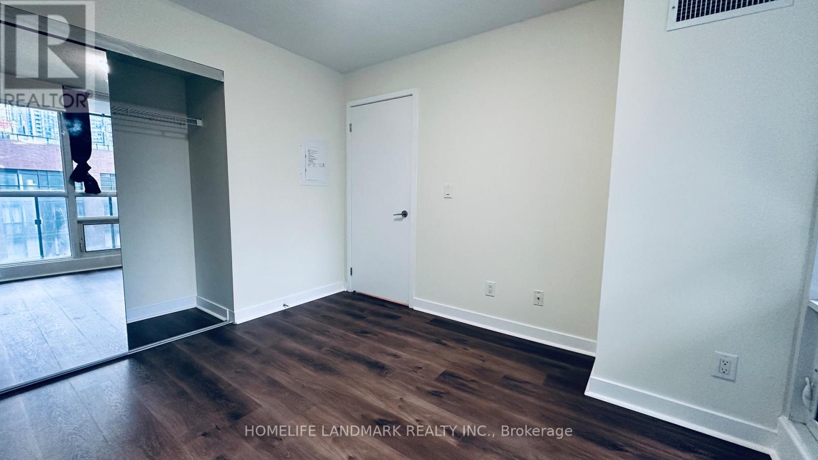 605 - 295 Adelaide Street W, Toronto, Ontario  M5V 0L4 - Photo 16 - C12958072