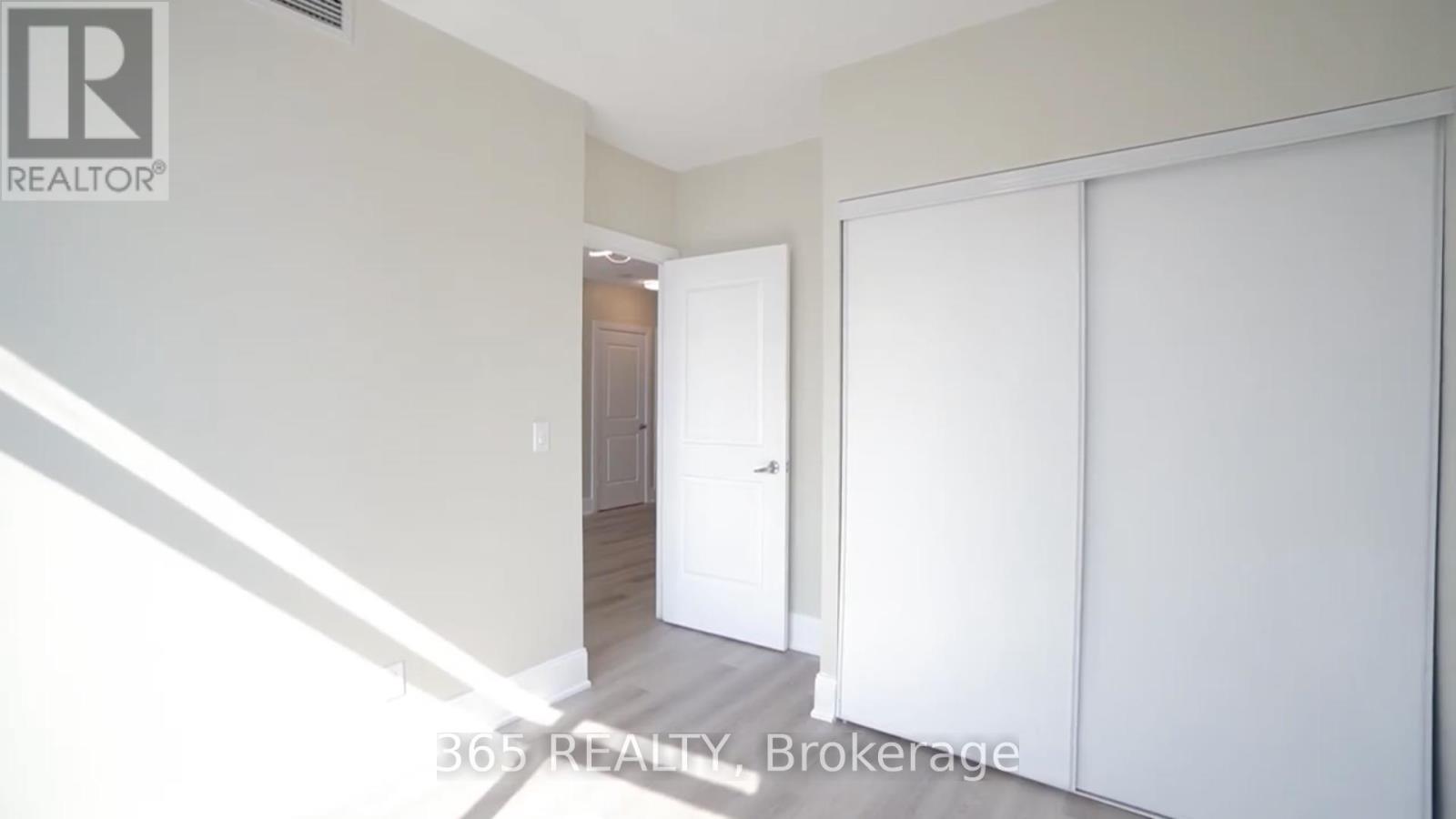 2903 - 330 Burnhamthorpe Avenue W, Mississauga, Ontario  L5B 0E1 - Photo 17 - W12958070