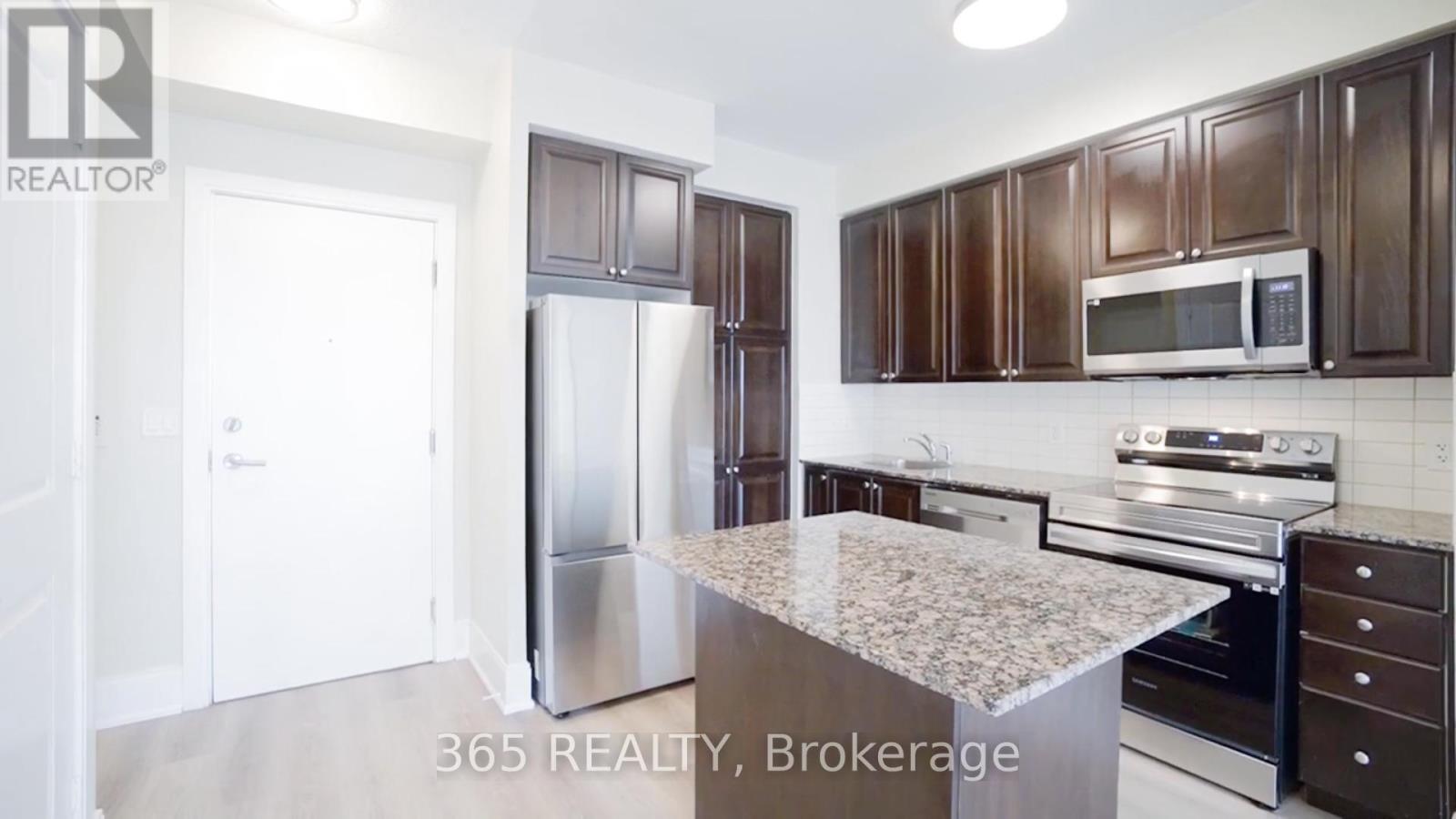 2903 - 330 Burnhamthorpe Avenue W, Mississauga, Ontario  L5B 0E1 - Photo 8 - W12958070