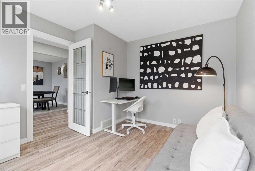 23 Prestwick Green SE, Calgary, Alberta  T2Z 3M1 - Photo 5 - A2298063