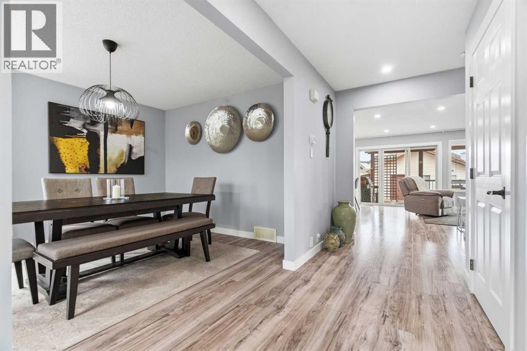23 Prestwick Green SE, Calgary, Alberta  T2Z 3M1 - Photo 7 - A2298063