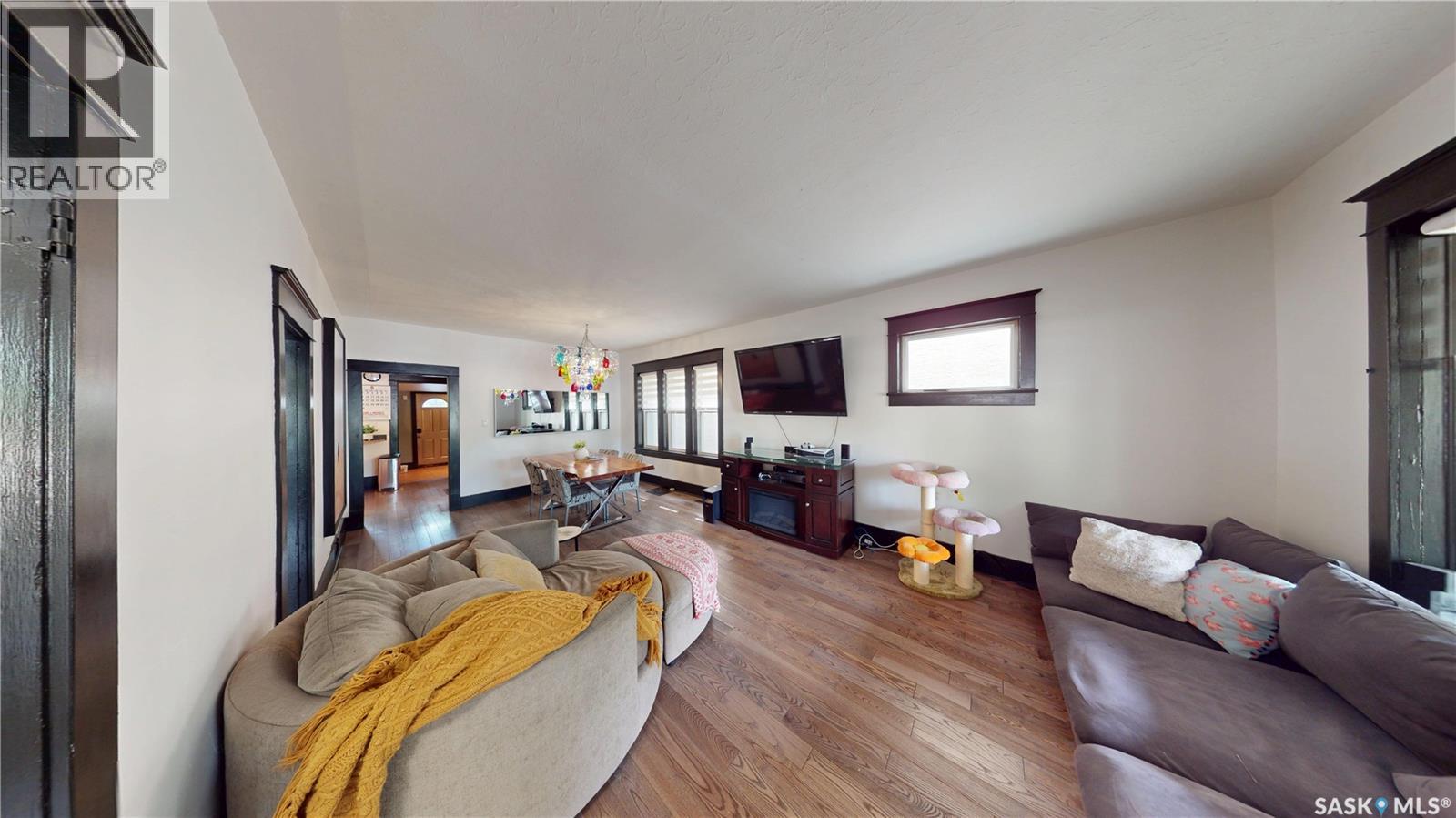 2161 Cameron Street, Regina, Saskatchewan  S4T 2V7 - Photo 4 - SK032052