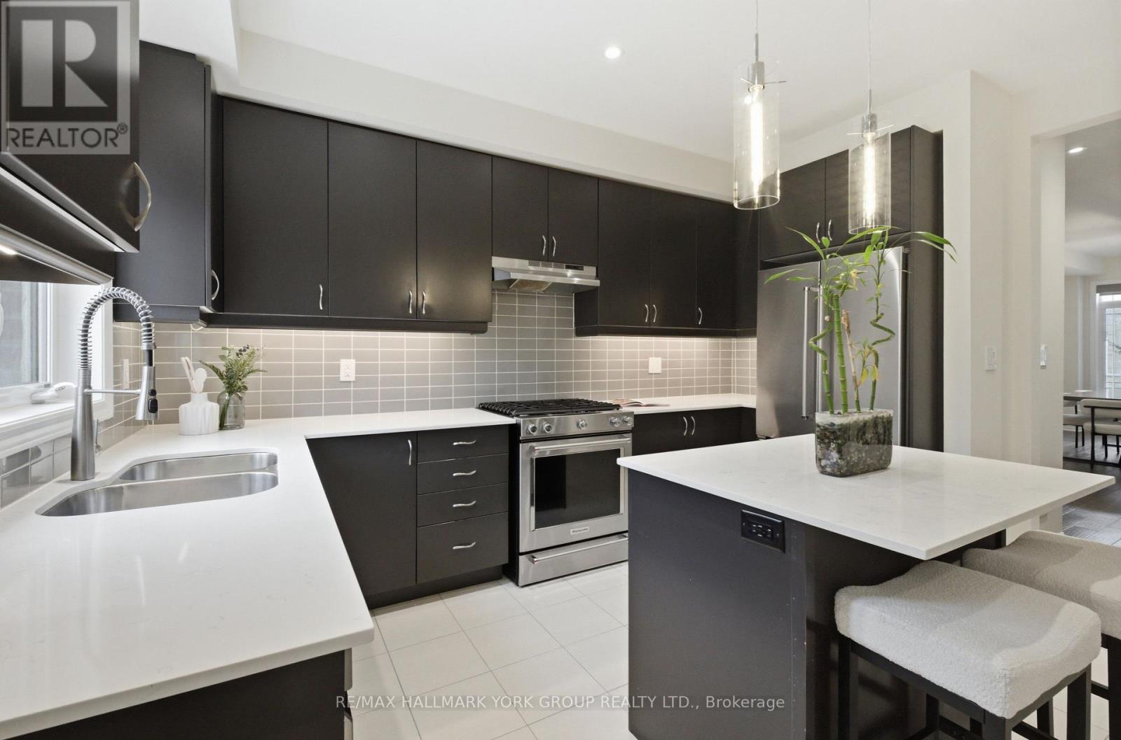 104 Gordon Circle, Newmarket, Ontario  L3Y 0C9 - Photo 14 - N12958080