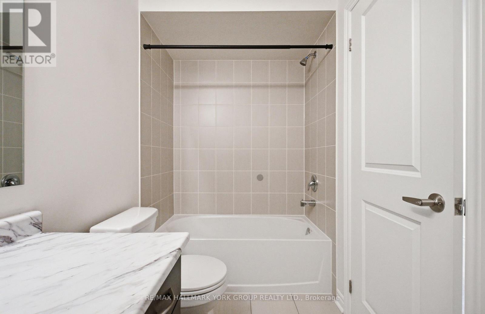 104 Gordon Circle, Newmarket, Ontario  L3Y 0C9 - Photo 34 - N12958080