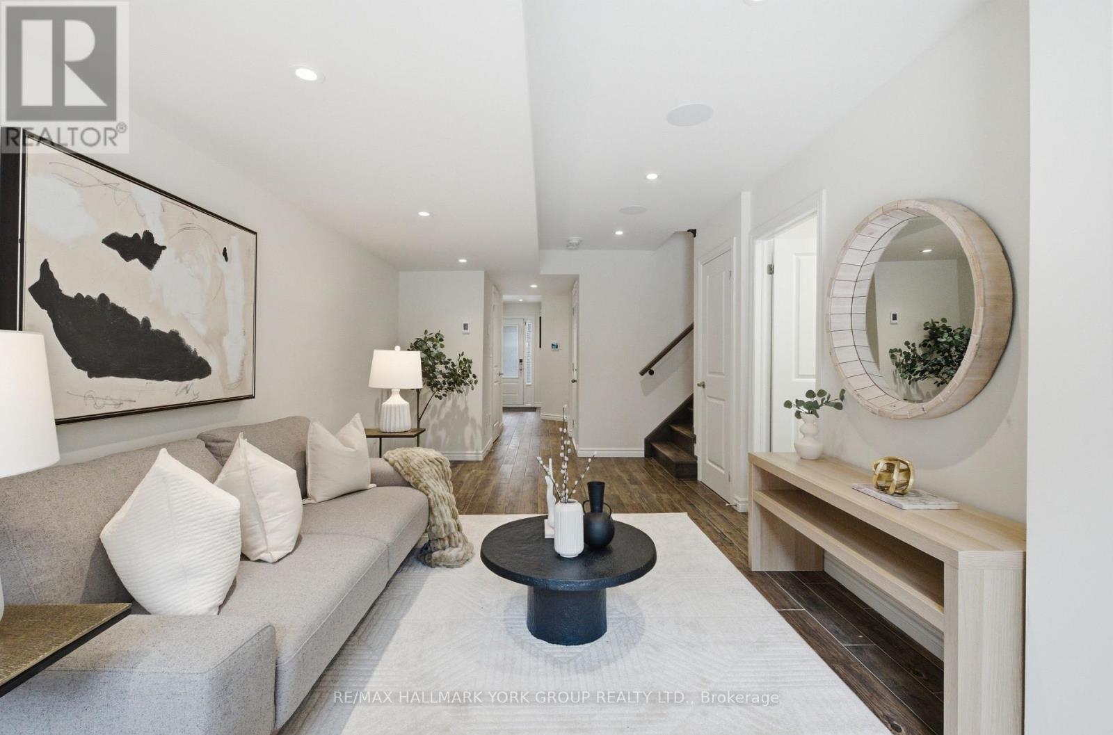 104 Gordon Circle, Newmarket, Ontario  L3Y 0C9 - Photo 7 - N12958080