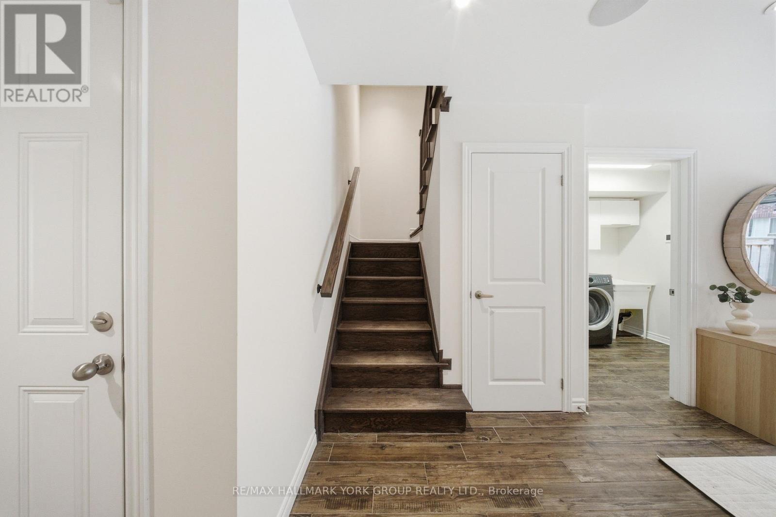 104 Gordon Circle, Newmarket, Ontario  L3Y 0C9 - Photo 9 - N12958080