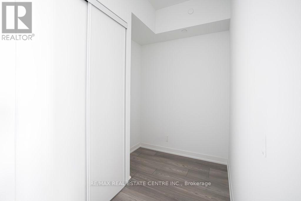 212 - 285 Dufferin Street, Toronto, Ontario  M6K 0J2 - Photo 11 - W12958082