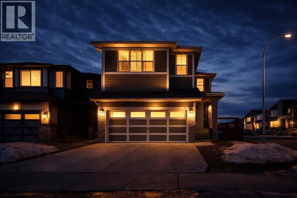 796 Midtown Drive Sw, Airdrie, Alberta  T4B 4V7 - Photo 2 - A2281005