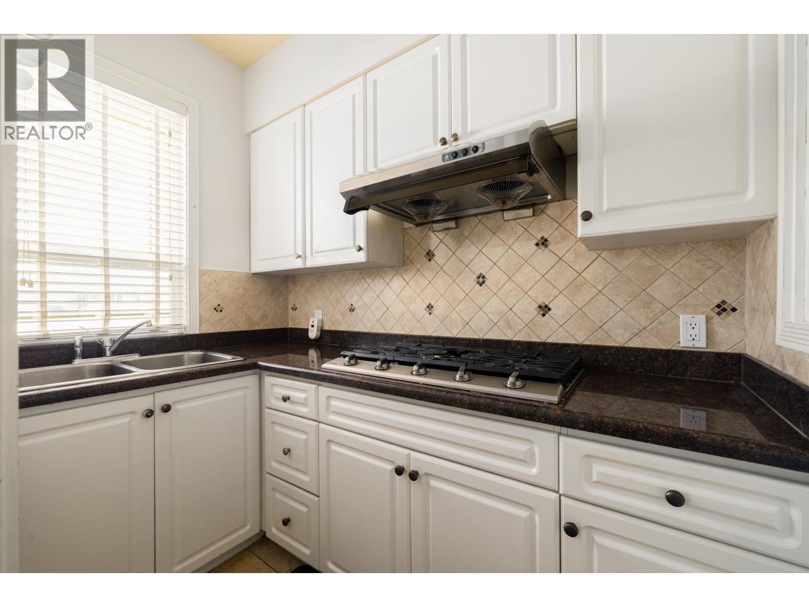 10684 Aintree Place, Richmond, British Columbia  V7A 3G9 - Photo 13 - R3106683