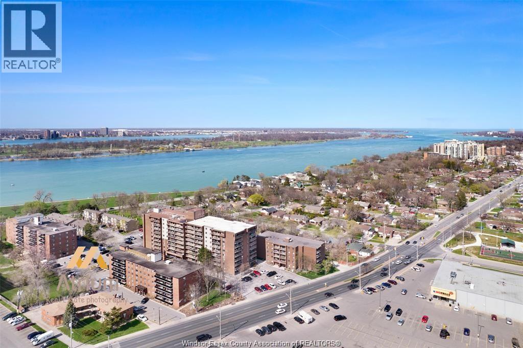 3936 WYANDOTTE STREET Unit# 211, Windsor, Ontario