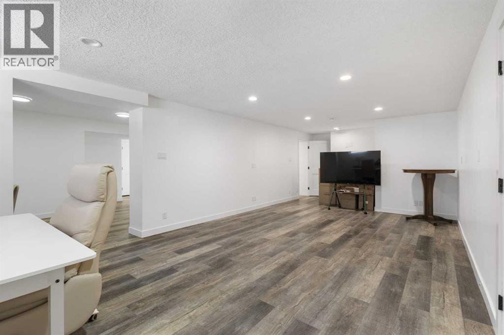 4 Varview Place Nw, Calgary, Alberta  T3A 0G5 - Photo 32 - A2296968