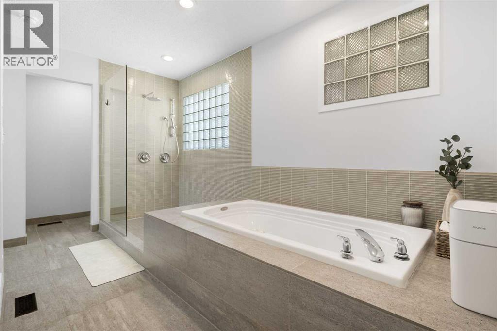 4 Varview Place Nw, Calgary, Alberta  T3A 0G5 - Photo 23 - A2296968