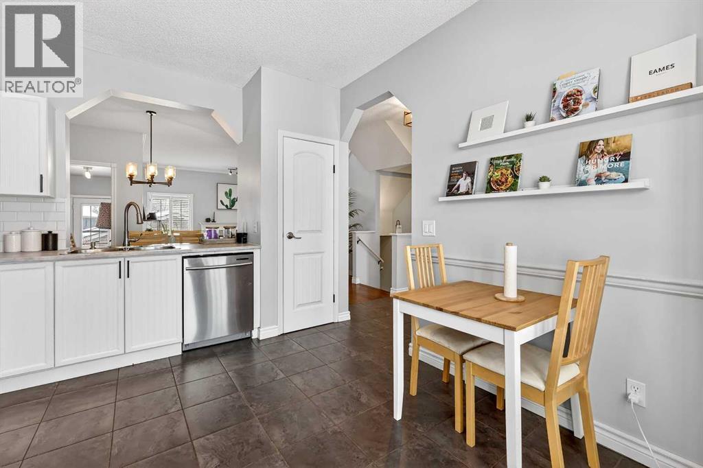 10796 Hidden Valley Drive Nw, Calgary, Alberta  T3A 5H6 - Photo 15 - A2297888