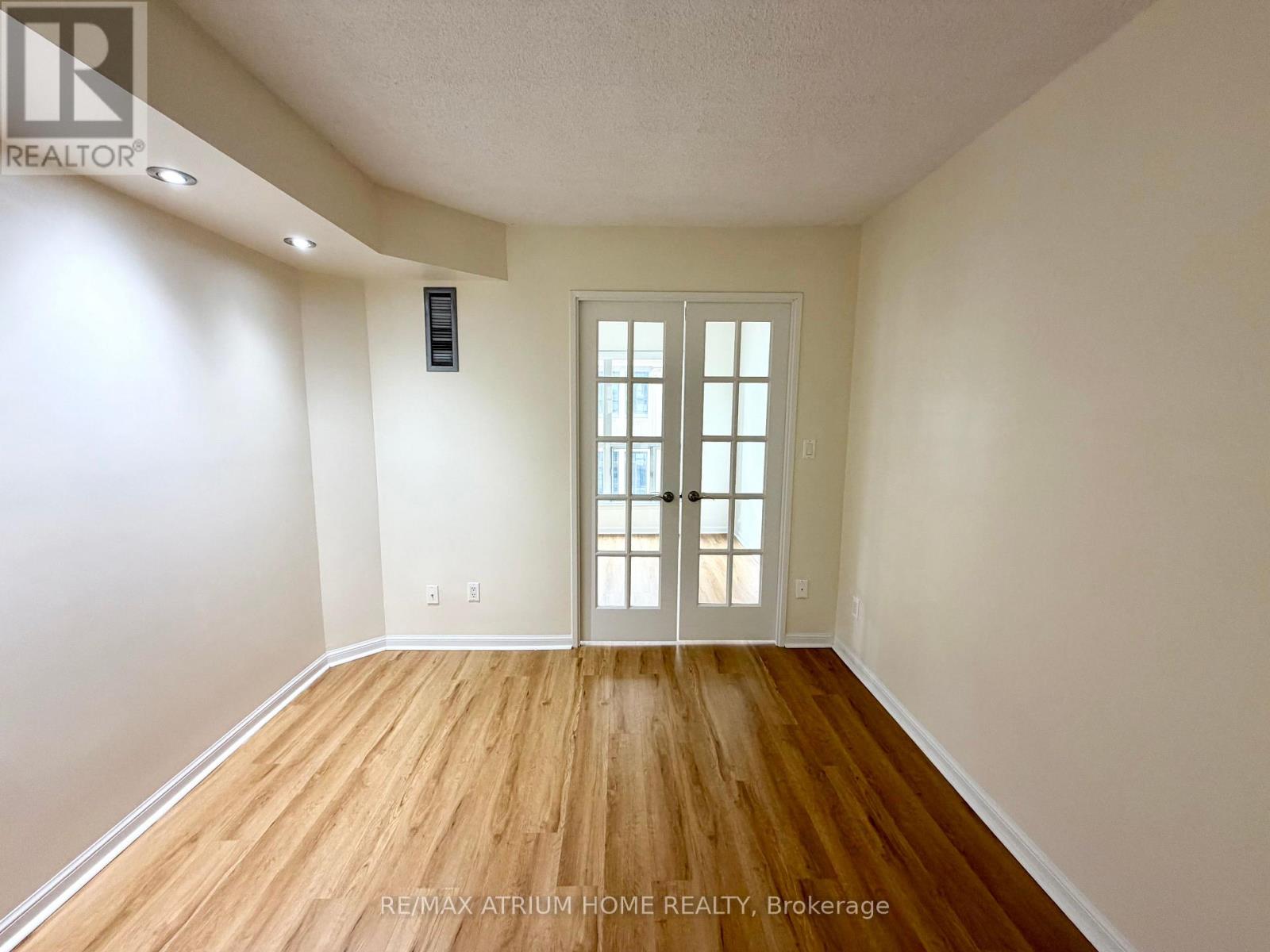 910 - 7 Carlton Street, Toronto, Ontario  M5B 2M3 - Photo 13 - C12958124