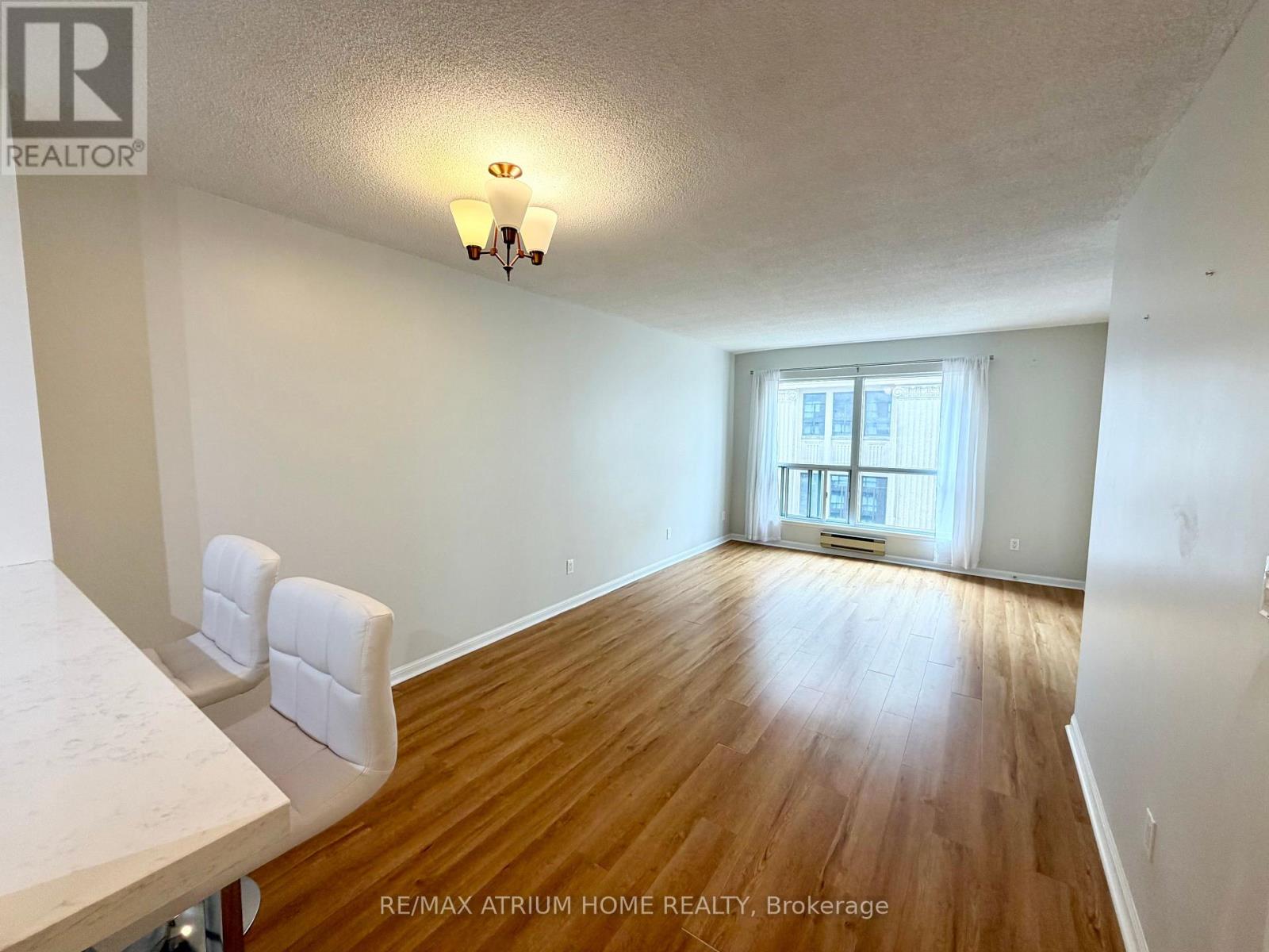 910 - 7 Carlton Street, Toronto, Ontario  M5B 2M3 - Photo 6 - C12958124