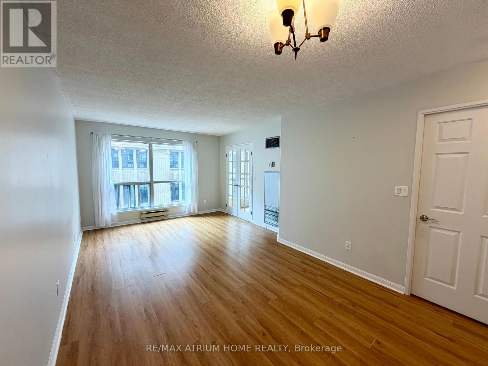 910 - 7 Carlton Street, Toronto, Ontario  M5B 2M3 - Photo 7 - C12958124