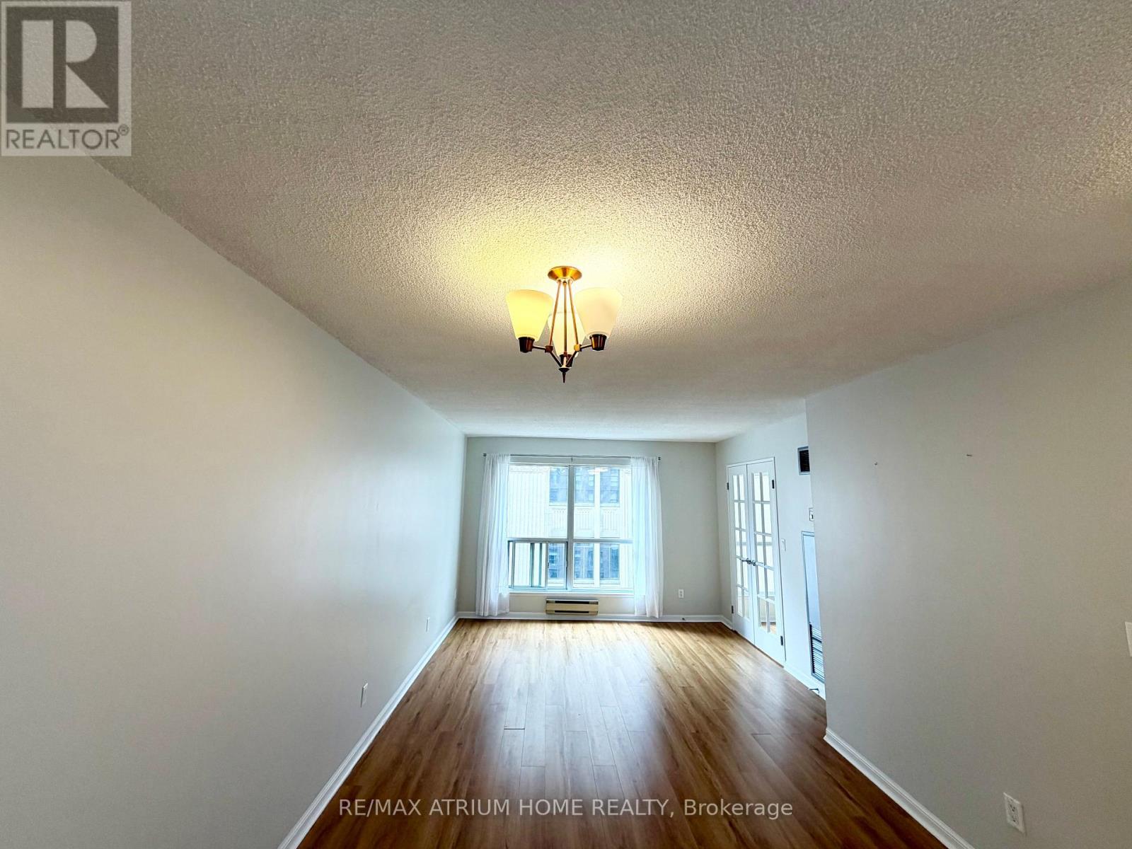 910 - 7 Carlton Street, Toronto, Ontario  M5B 2M3 - Photo 8 - C12958124