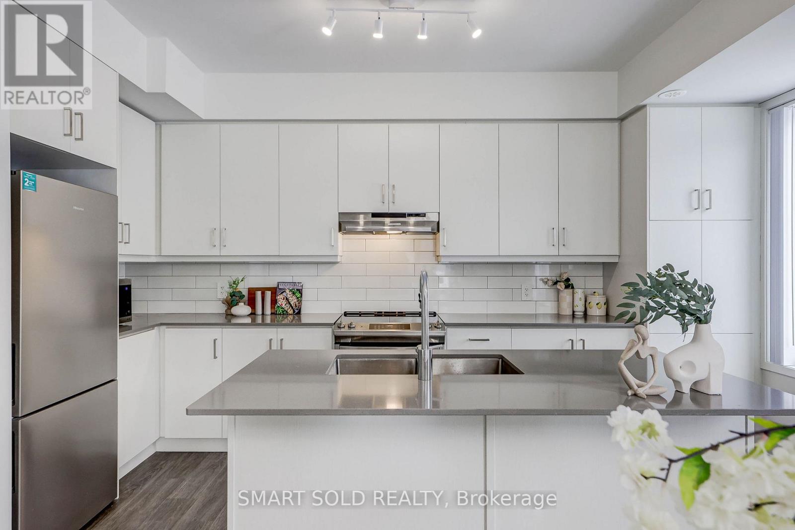 110 - 10 Almond Blossom Mews, Vaughan, Ontario  L4K 0N6 - Photo 11 - N12958096