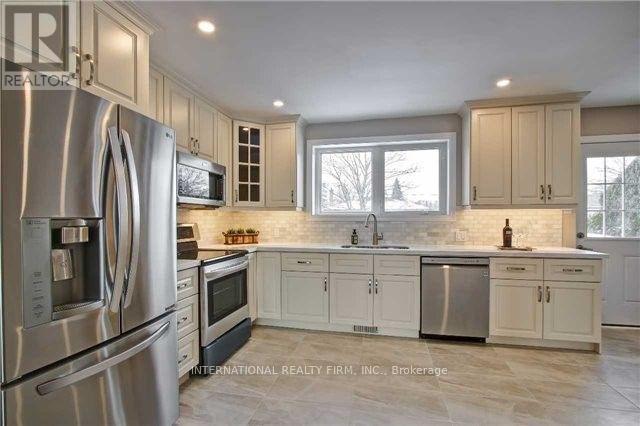 Main - 21 Cartier Crescent, Richmond Hill, Ontario  L4C 2M9 - Photo 2 - N12958136