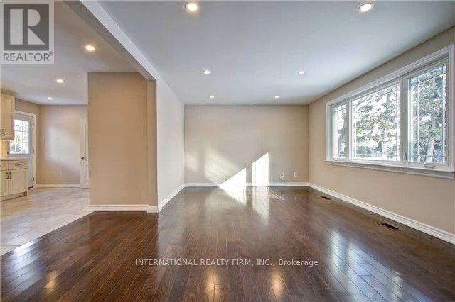 Main - 21 Cartier Crescent, Richmond Hill, Ontario  L4C 2M9 - Photo 3 - N12958136