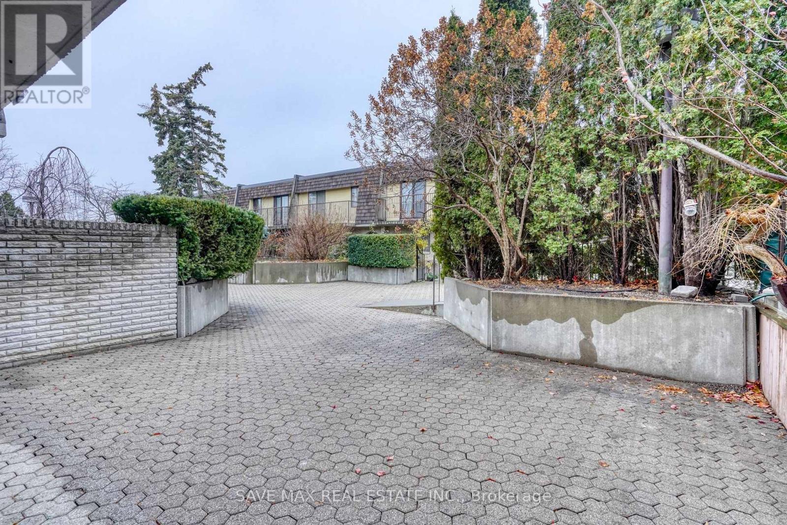 182 - 1250 Mississauga Valley Boulevard S, Mississauga, Ontario  L5A 3R6 - Photo 3 - W12958102